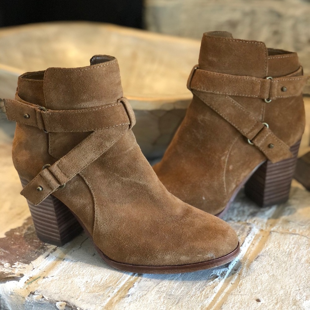 Gianni Bini booties